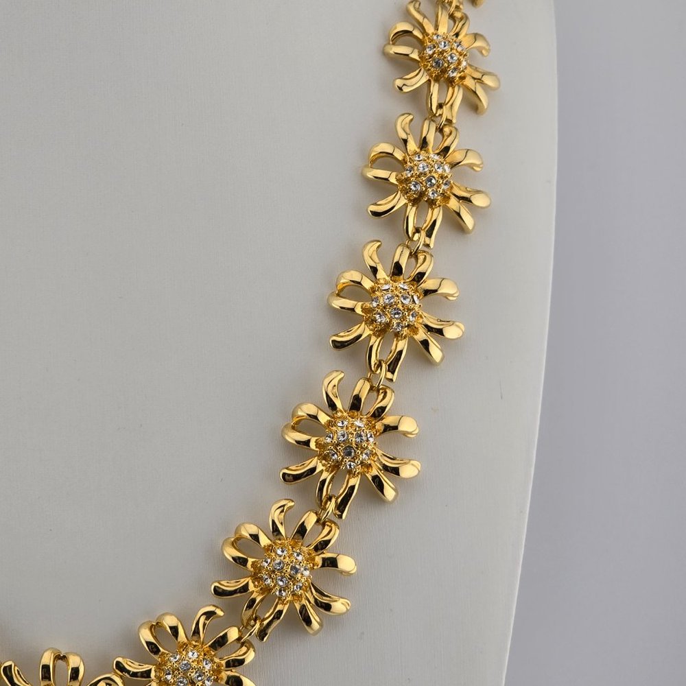 Nolan Miller Crystal Rhinestones Edelweiss Flower Gold tone Necklace - Picture 5 of 7